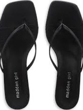 Madden Girl Black Minimalist Square-Toe Thong Sandals, size 9,5, Color Black